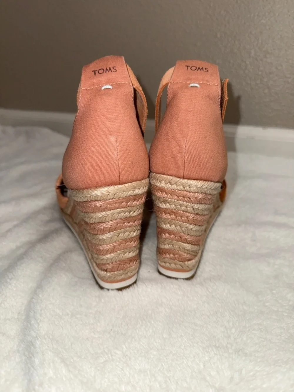 Toms Women's Marisol Beige Peach Suede Espadrille Wedge Sandal - Sz 9.5, NWOB